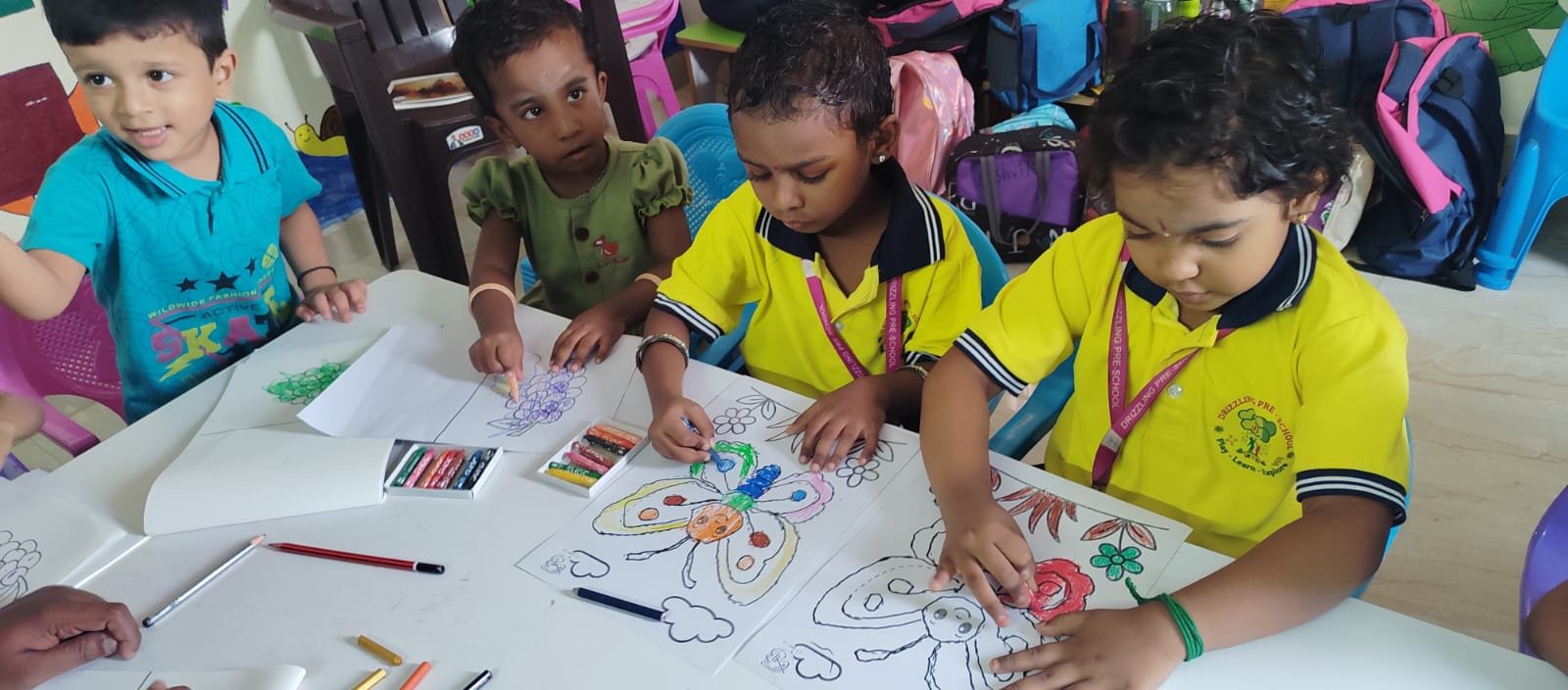 Drizzling Preschool students coloring and craft activity