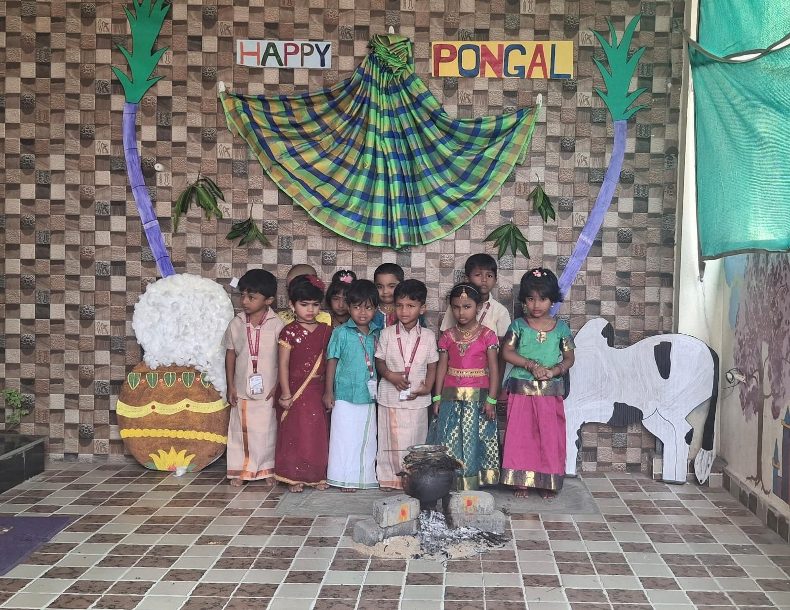 Drizzling Preschool celebration day group photo